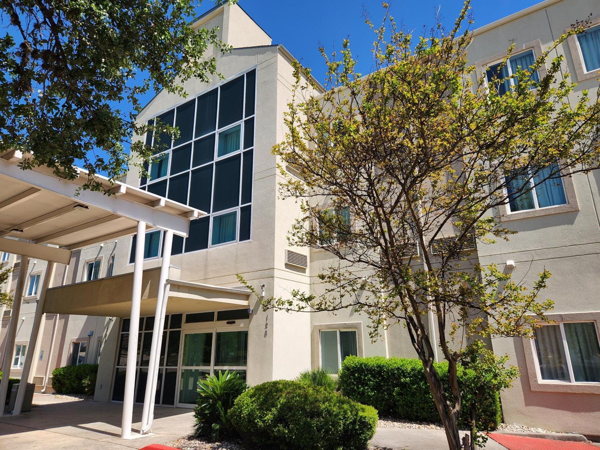 فندق Baymont By Wyndham San Antonio Airport المظهر الخارجي الصورة