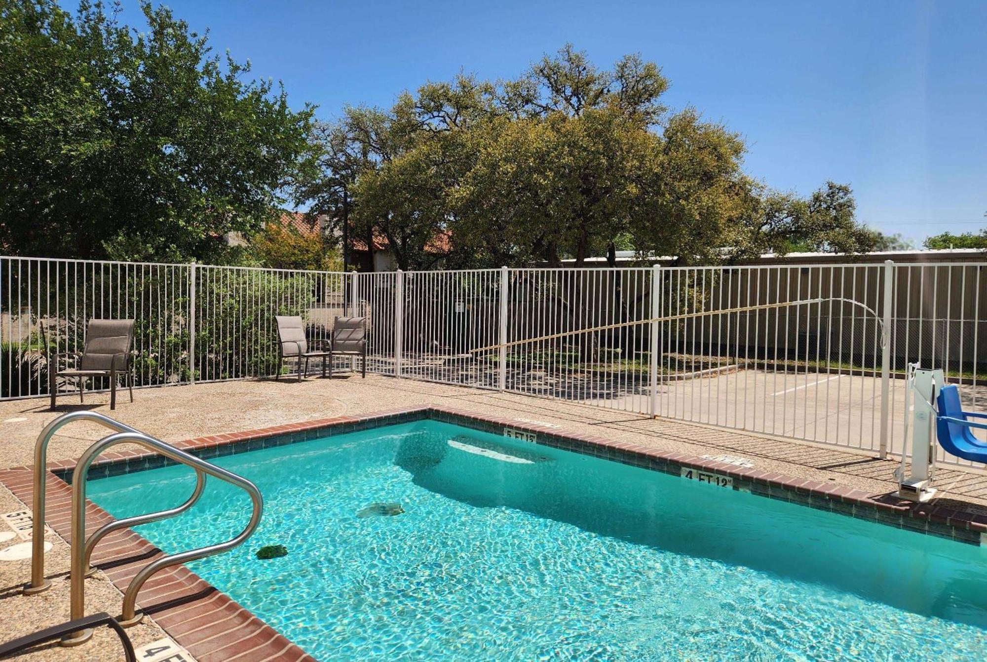 فندق Baymont By Wyndham San Antonio Airport المظهر الخارجي الصورة
