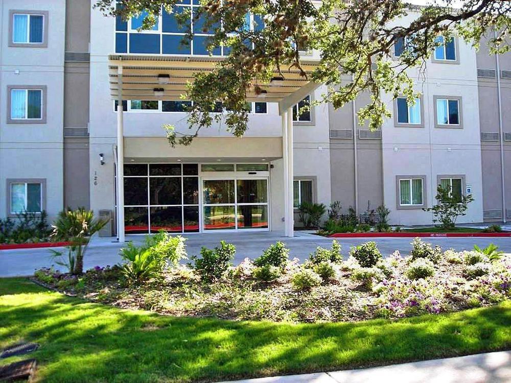 فندق Baymont By Wyndham San Antonio Airport المظهر الخارجي الصورة