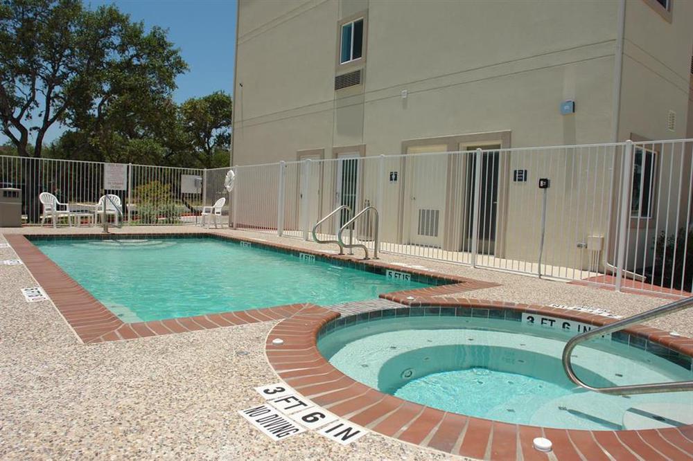 فندق Baymont By Wyndham San Antonio Airport المرافق الصورة